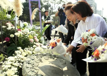 二二八79週年！嘉義市紀念碑前追思　黃敏惠：誠實面對歷史，不讓悲劇重演