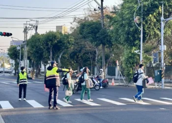 開學了!南投警啟動護童專案 伴學童安心啟航