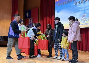春節前送暖　新北無類國際同濟會捐250份紅包物資