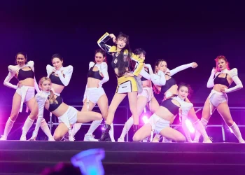 謝金燕相隔十年二度登鴻海尾牙壓軸 送上「馬年奔騰」限定大禮