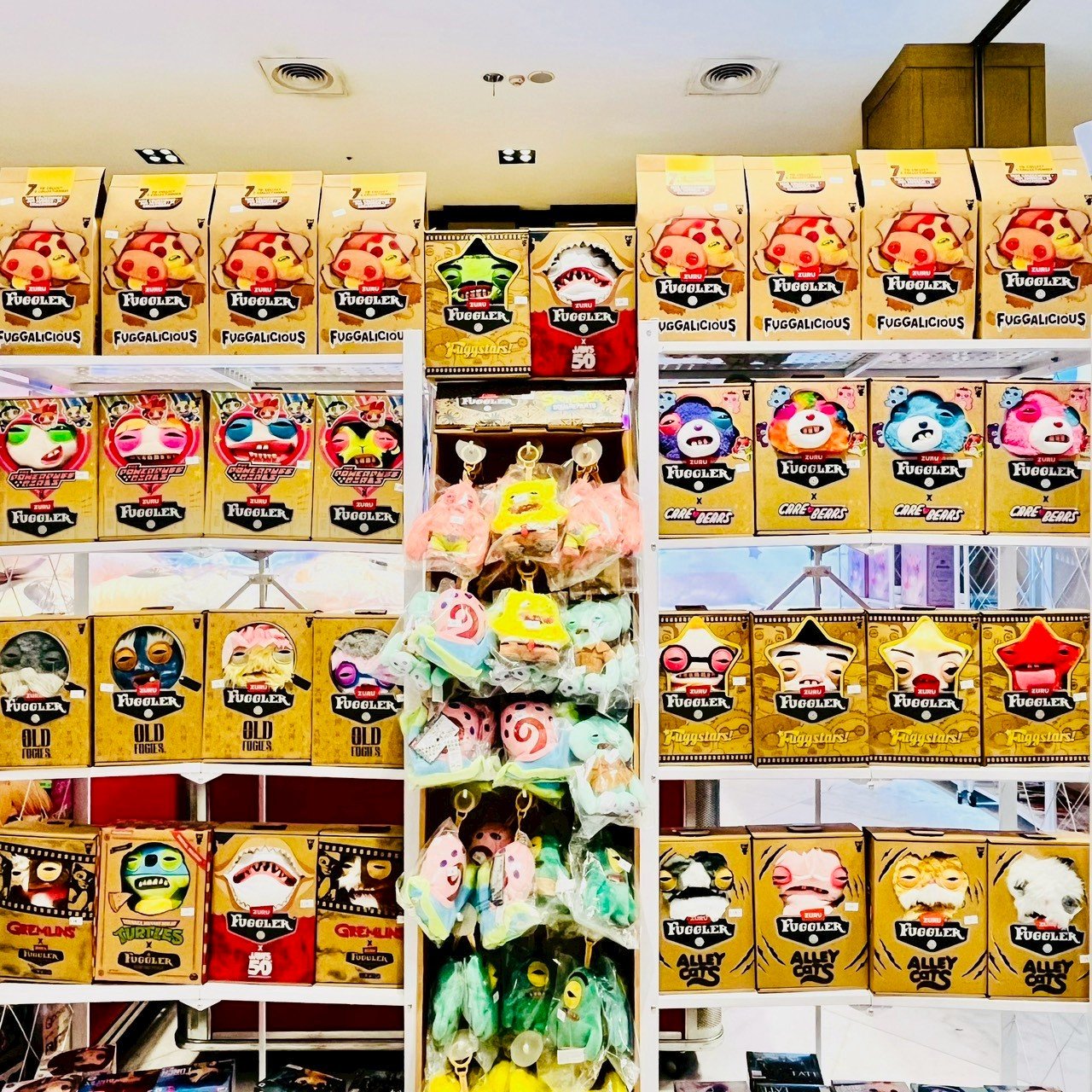 新光三越高雄左營店 美日韓特賣會擠爆人潮 新年快樂