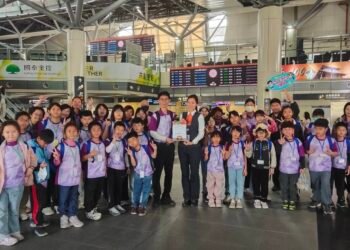 高鐵台南站送愛  部落學童提前歡度兒童節