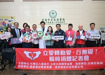 南市4家急救責任醫院獲贈130張輪椅 公私協力打造更友善就醫環境