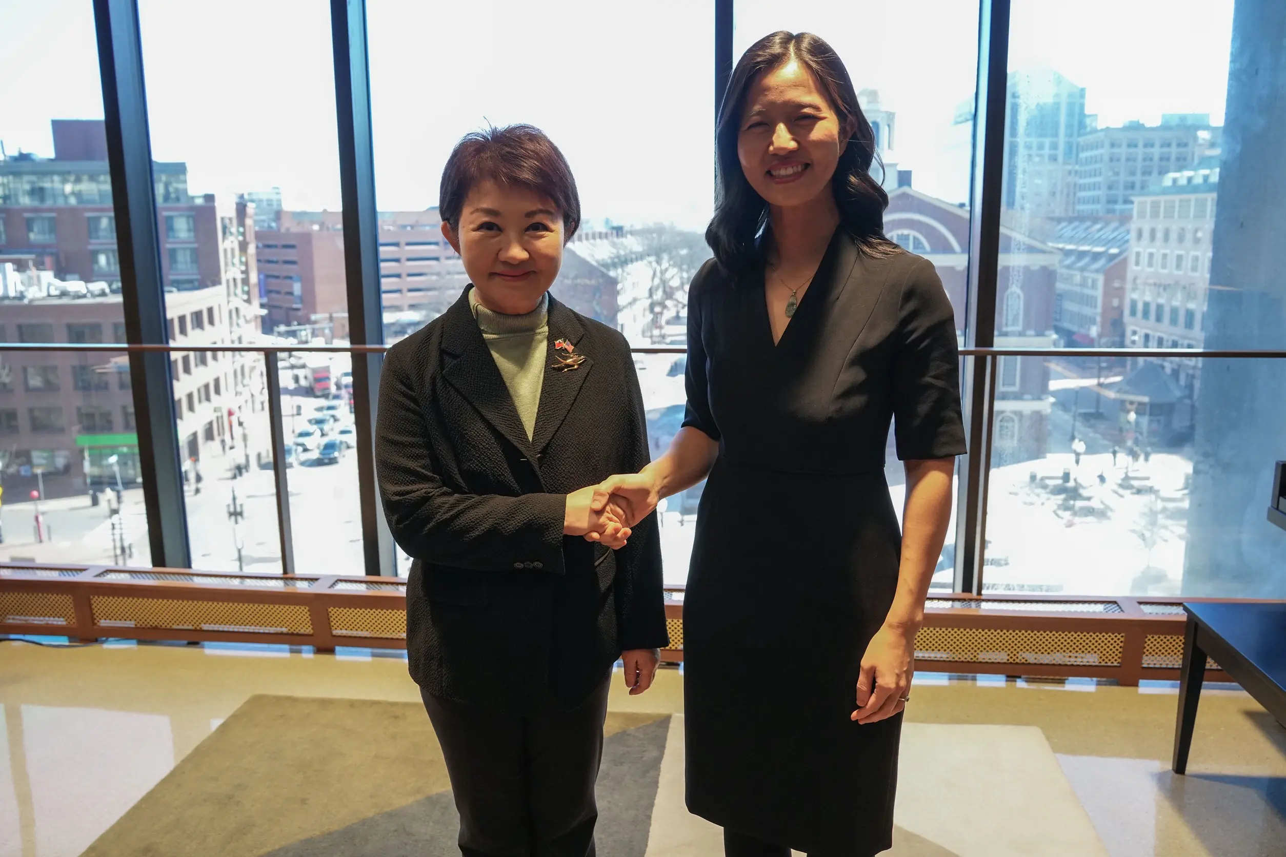 女力首長相會 盧市長與吳弭市長深度交流市政 牽起台灣淵源