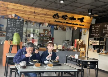 春遊瑞里紫色山城　阿龐、吳鈺萱帶路走訪賞花秘境