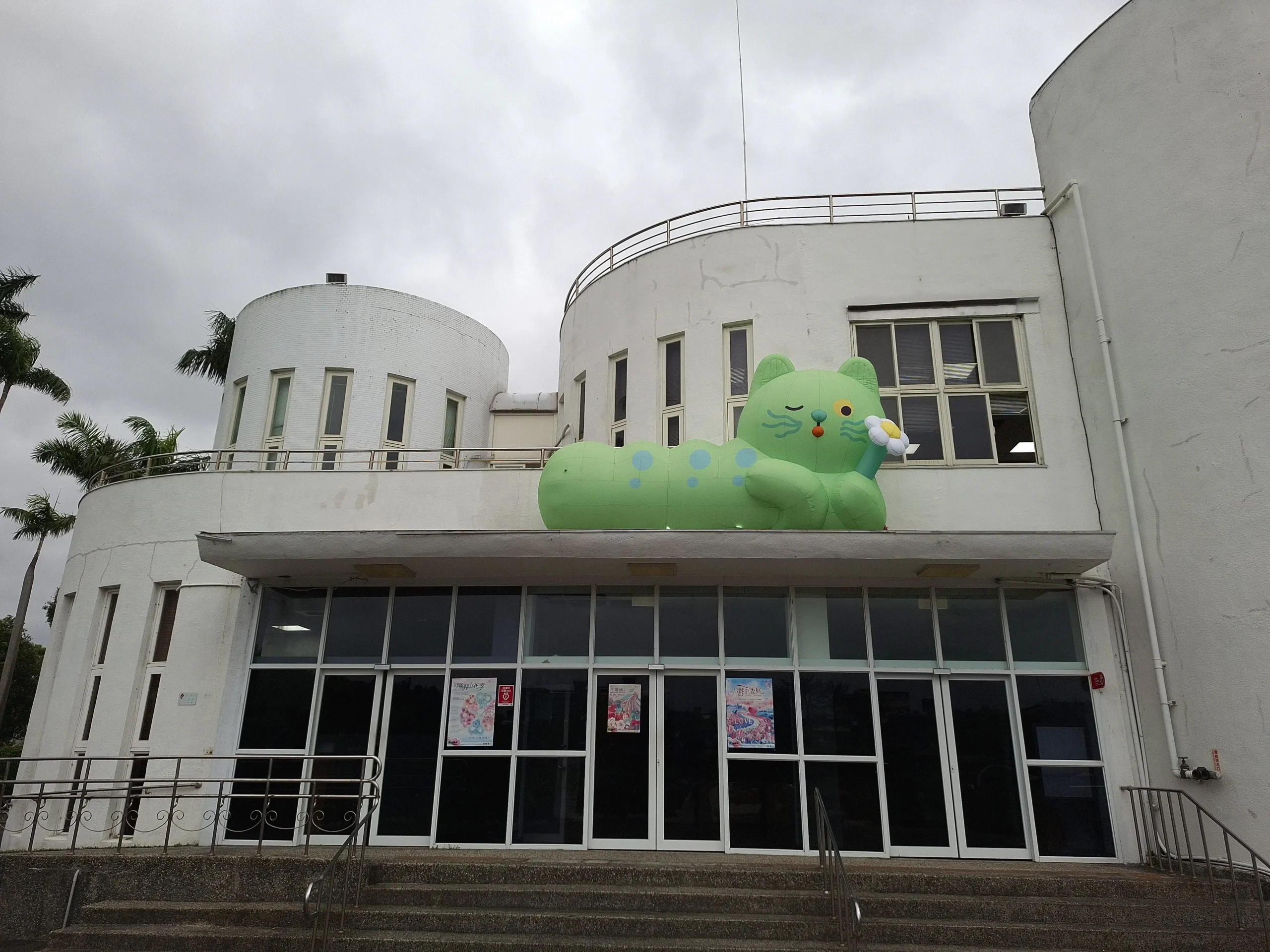 花IN台北再添萌點　2.5公尺「園丁喵喵」現身玫瑰展