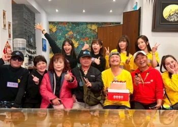 KID 生日玩太狂福利滿滿 啦啦隊 圍繞壽星跳「慶生舞」