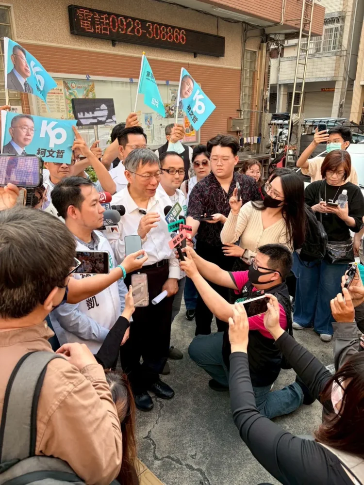 柯文哲南下高雄 以座談佈局年底選戰！交通、平權、高齡社會「人民才是政治的主體」