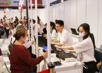 把錢變大！嘉義市夜市券兌換首日排爆　黃敏惠：快來吃美食抽百萬