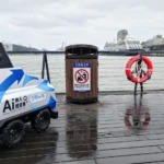 謝國樑考察引進！基隆啟用「AI無人稽查車」　四月起正式上線抓髒亂