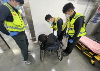 廁所內一句「救我」牽起善意　好市多助尋人　救命恩人留言現身