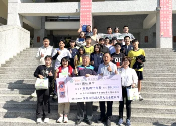 雲科大EMBA企業領袖送暖　助國姓國中學子拓展視野