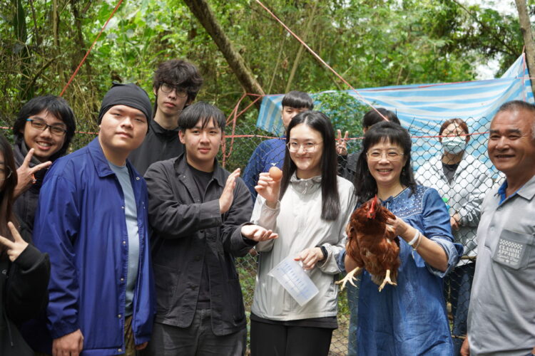 東華「雞老師」第九年進駐校園 從課程到行動、走入社區的人才培育路徑逐步成形