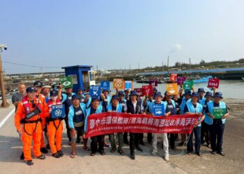 台中四漁港同步出海清理295公斤海漂垃圾　推動潔淨海洋願景