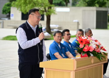 中市代表隊出征全中運　鄭副市長授旗加菜金　期勉再創佳績摘金奪冠