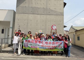 義竹衛生所醫事C長輩走訪天來美術館　開啟藝術饗宴