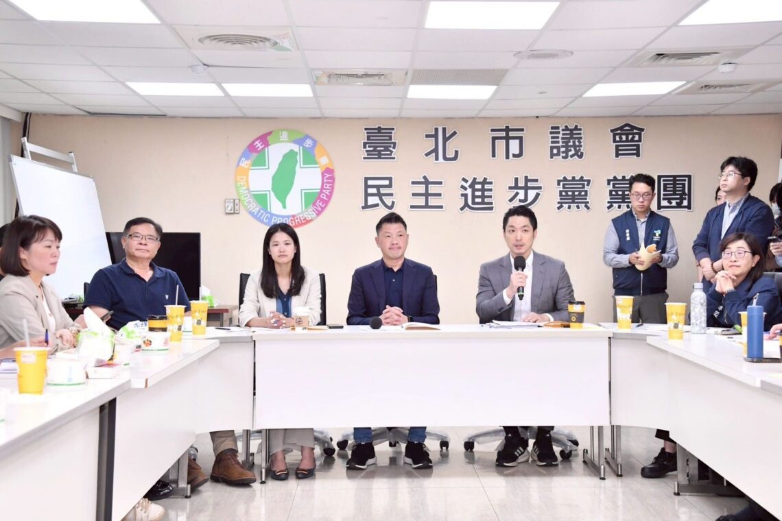 蔣萬安赴民進黨團溝通法案與預算　聚焦公務人力問題提因應對策