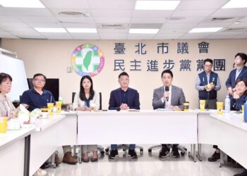 蔣萬安赴民進黨團溝通法案與預算　聚焦公務人力問題提因應對策