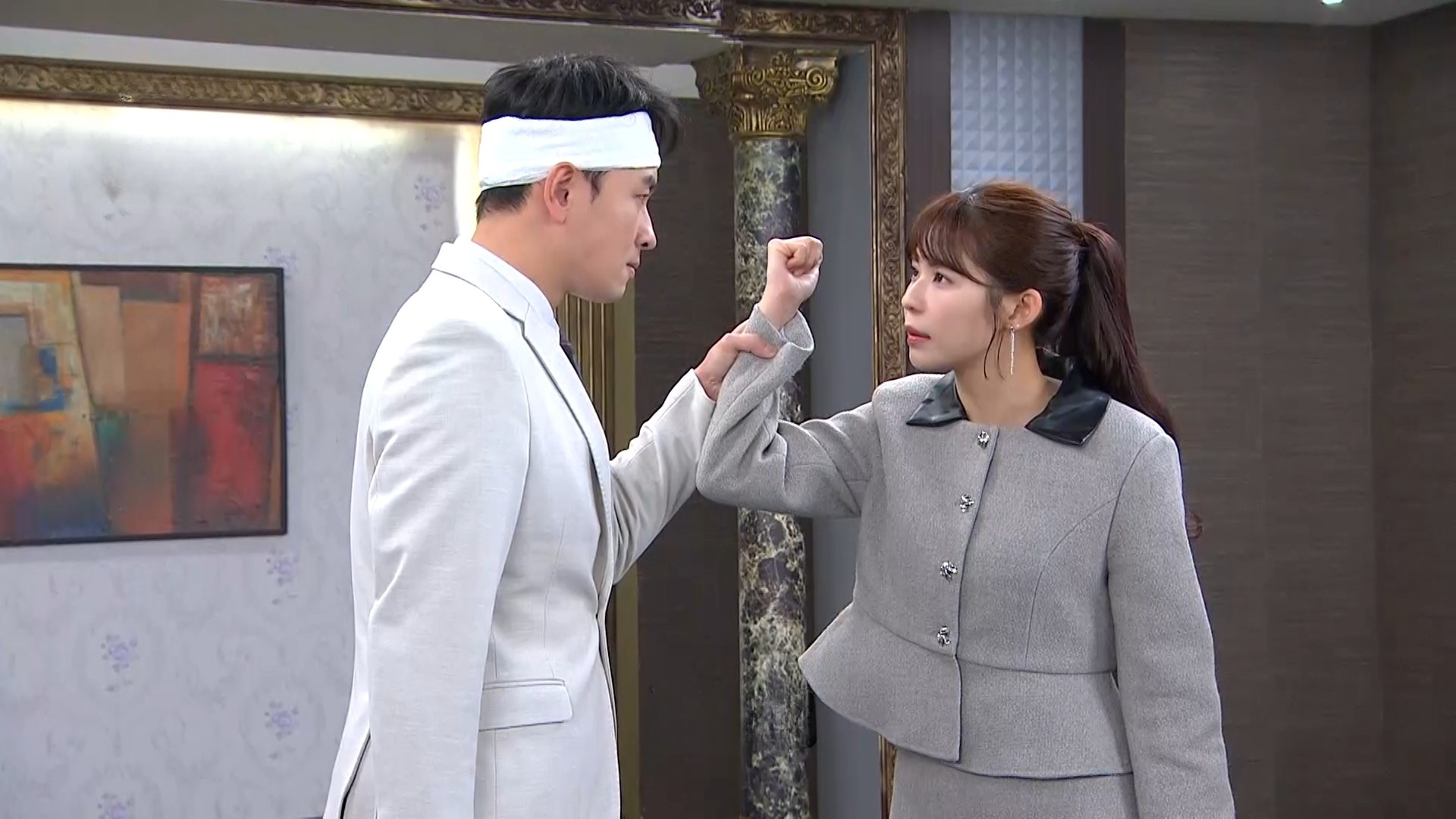 林萱瑜戀愛腦清醒 揭丈夫陰謀卻意外摔下樓梯