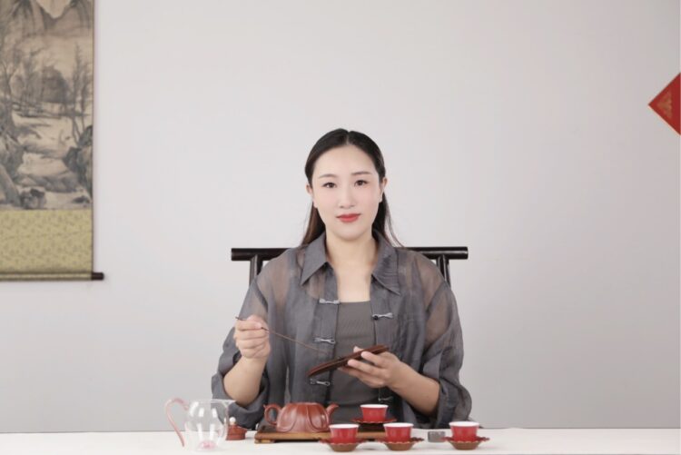 紫砂匠人嵇芳獨創「內循環鏤空」以破壞重建傳統壺體