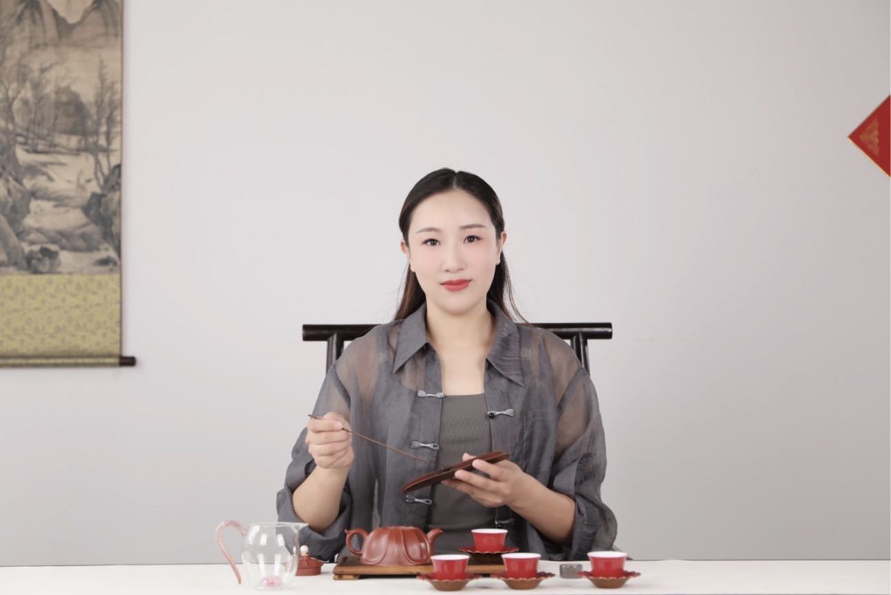 壺中鏤空見天地　嵇芳以匠心與創新拓展紫砂新境