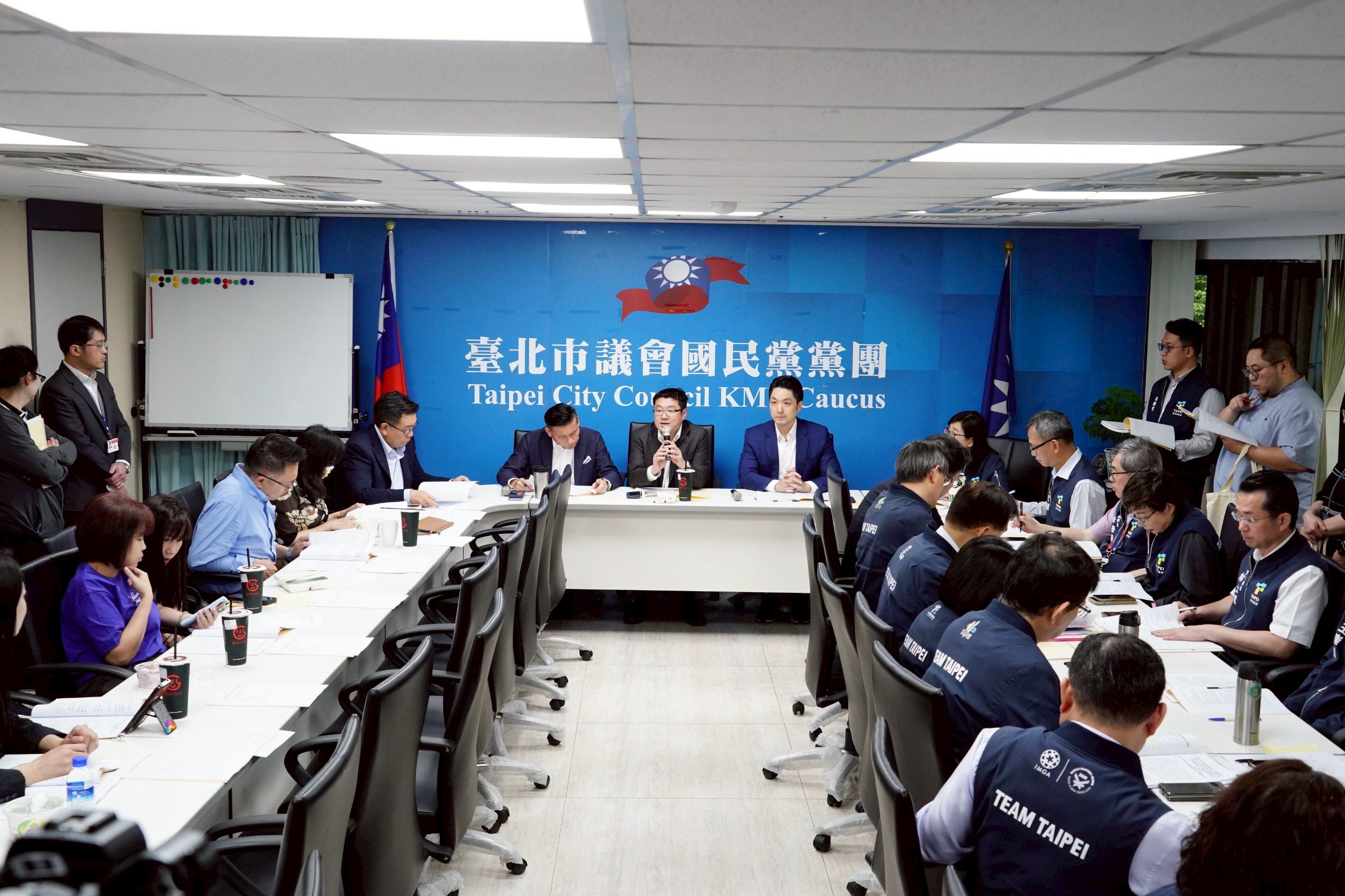 蔣萬安赴國民黨團說明重大法議案 爭取支持各項市政推動