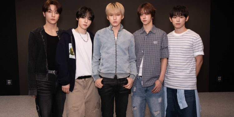 金在中打造新男團 KEYVITUP 平均18.6歲男團發行首張同名專輯來台宣傳 1 01 E98791E59CA8E4B8ADE696B0E794B7E59C98KEYVITUPE4BE86E58FB0EFBC8118E6ADB2E9AEAEE88289E78B82E6909CE6898BE69096E9A3B2E38081E5A49CE5B882E7BE8EE9A39F scaled 4