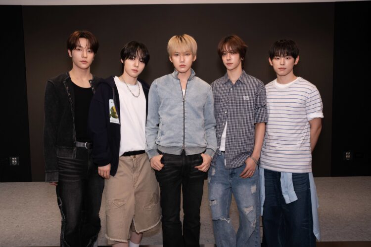 韓國新男團KEYVITUP (左起)JAEIN、SENA、HYUNMIN、RUKIA、TAEHW AN 組成   照片提供：索尼音樂