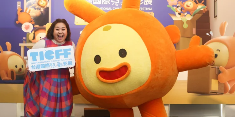 台灣國際兒童影展熱烈開售 鍾欣凌邀請孩子們探索影像世界 1 02E3808C2026E58FB0E781A3E59C8BE99A9BE58592E7ABA5E5BDB1E5B195E3808DE9A696E8B3A3E8A898E88085E69C83E59889E8B393E98DBEE6ACA3E5878CE38082 gj1jJq scaled