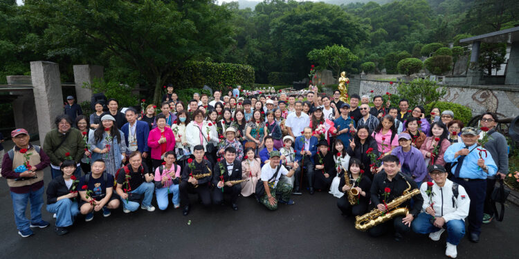 鄧麗君逝世31週年 全球歌迷齊聚筠園 跨越10地歌迷飛奔朝聖 1 鄧麗君逝世31週年、全球歌迷齊聚筠園追念 照片提供:鄧麗君文教基金會