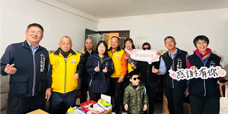 中市溫馨快遞35年送暖不間斷 陪伴家庭平安過年關 1 1 11 oRG6yP