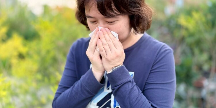 預防感冒不要迷信補充維生素,施打流感疫苗和好的生活習慣才是關鍵。(圖/南市醫提供)