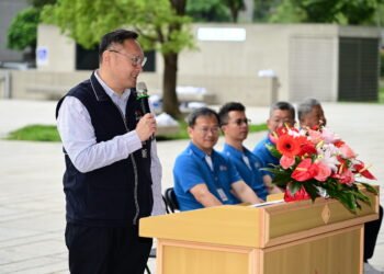中市代表隊出征全中運　鄭副市長授旗加菜金　期勉再創佳績摘金奪冠