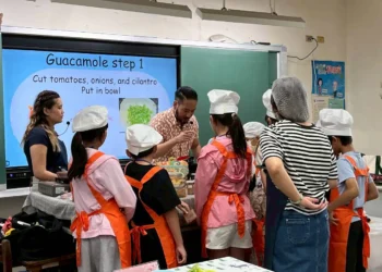 113年達成「校校有外師」！　中市《台中學‧雙語》走讀課程深化在地國際力