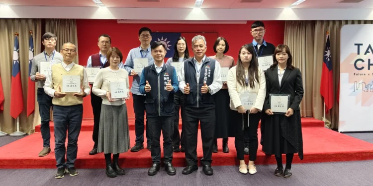 看見採購專業與用心! 台中市政府表揚優良採購人員 1 1 19 rS0Kie scaled