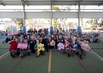 笑聲中學反毒！紙風車《拯救浮士德計畫》走進嘉義校園