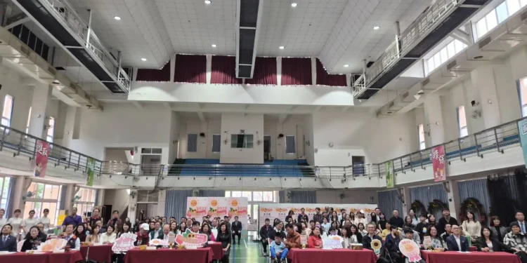 中市頒發向陽教育獎助學金 17名逆境向上學生獲獎 1 1 36