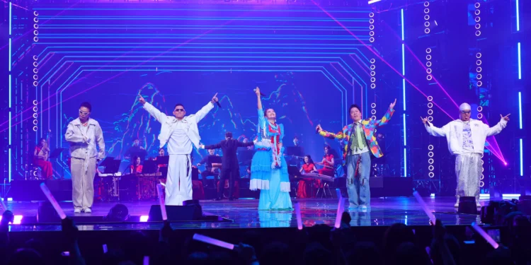 WE ARE 我們的除夕夜跨世代共演 春節最大KTV包廂 1 10. E9BB83E5A683E38081E998BFE8B7A8E99DA2E38081E88D89E5B1AFE59B9DE4BB94E38081E58D9CE5ADB8E4BAAEE5A4A7E59088E594B1 0Rz1Dk scaled