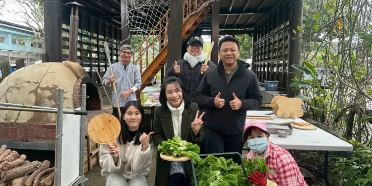 泥土與AI的溫柔對話 桃園市中興國小親師生共築科技農園夢 1 1150124 411 1 hvFrKo