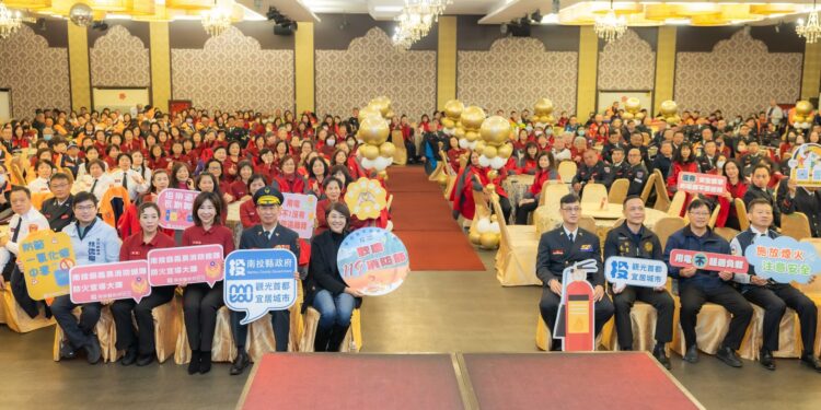 消防局歡慶119消防節暨民力團體表揚 許淑華縣長親自頒獎致謝 1 12 120 8Z8h1E
