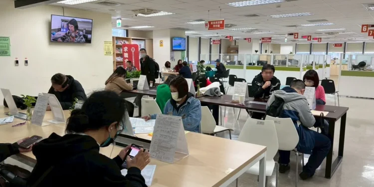 北市18家企業聯合徵才3/17開跑 餐飲業祭出高薪加隱性福利搶人 1 12267 1