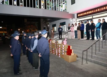春節安全維護工作首日　許縣長至竹山慰問員警與協勤民力