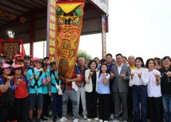 六房媽熱鬧過爐　成千上萬信徒隨行祈福
