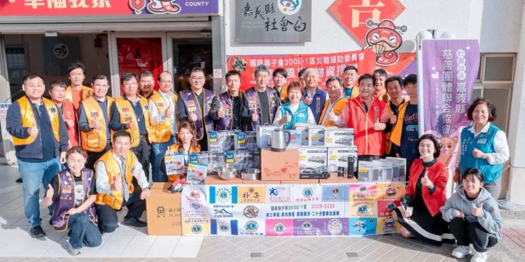 國際獅子會300E-1區送暖 嘉縣物資銀行 1 23 8 1rvB9f