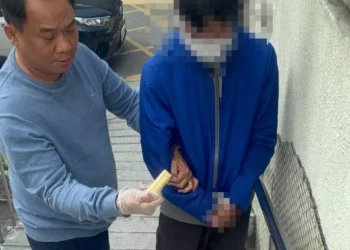 佯稱買金條　2男涉搶銀樓被逮　