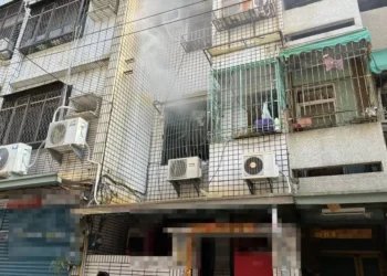 高雄民宅瓦斯氣爆 男子全身8成燒燙傷送醫