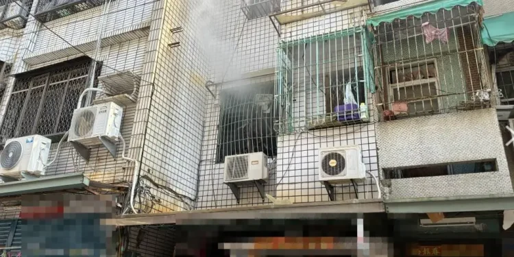 高雄民宅瓦斯氣爆 男子全身8成燒燙傷送醫