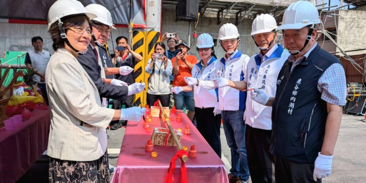 鹿谷鄉長照綜合大樓上樑 南投首家設「失智專區」住宿長照機構 1 26 2