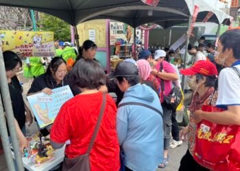 大甲媽祖駐駕新港　嘉縣府政風處設攤宣導反詐反賄、護廉能