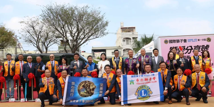 造福雲林鄉親 國際獅子會捐贈兩社福協會「獅愛分享號」及「多功能社區服務車」 1 42 3 scaled